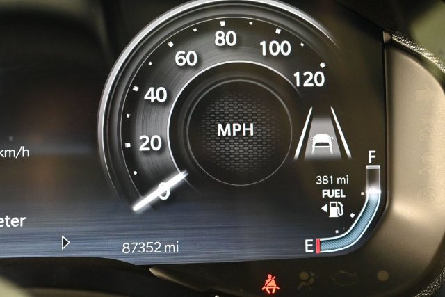 Used 2025 RAM 1500 Limited AWD/4WD image 13