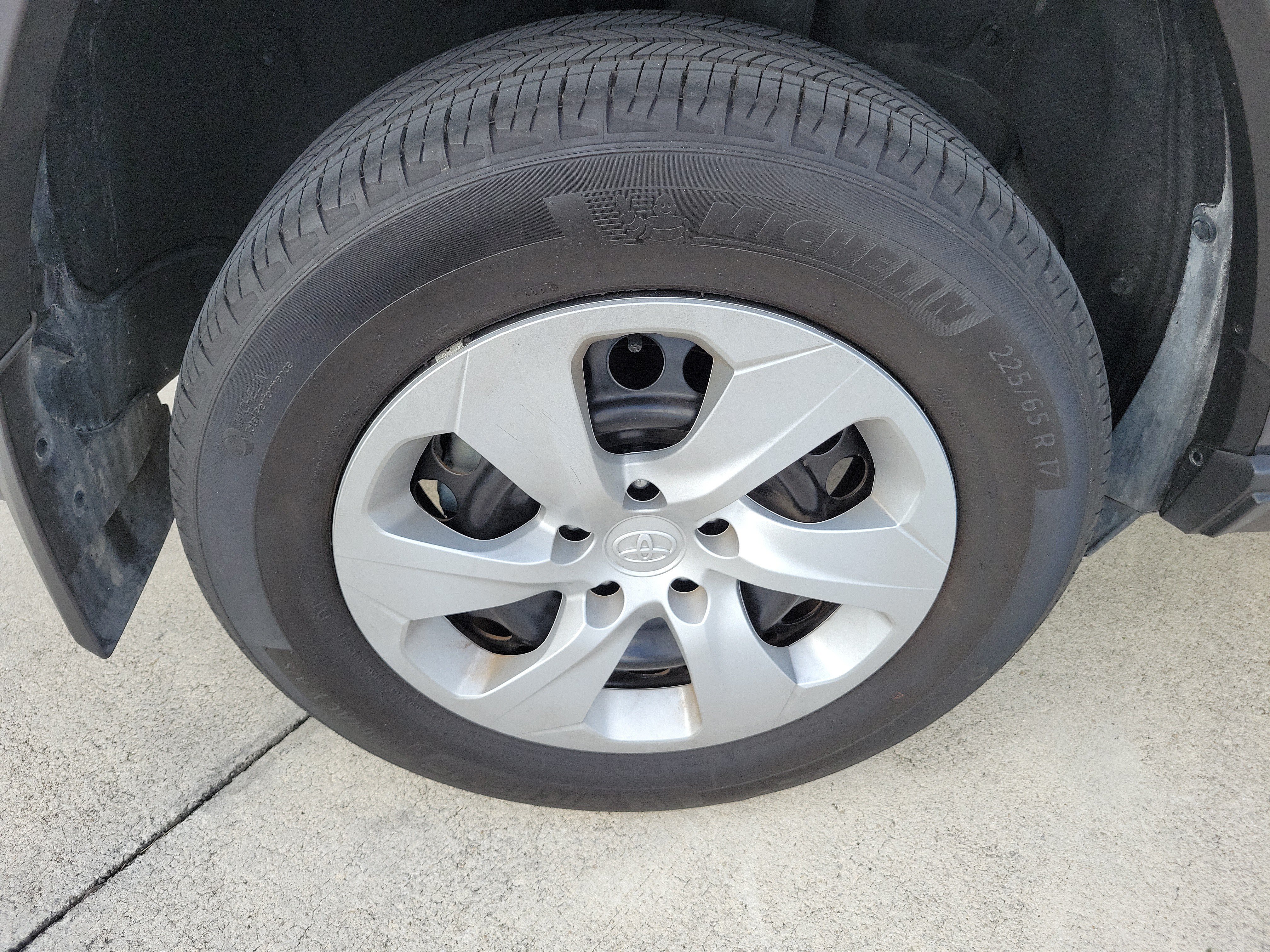 Certified 2025 Toyota RAV4 LE FWD image 8