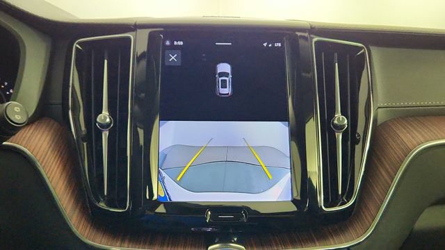 Used 2023 Volvo XC60 B5 Ultimate FWD image 19