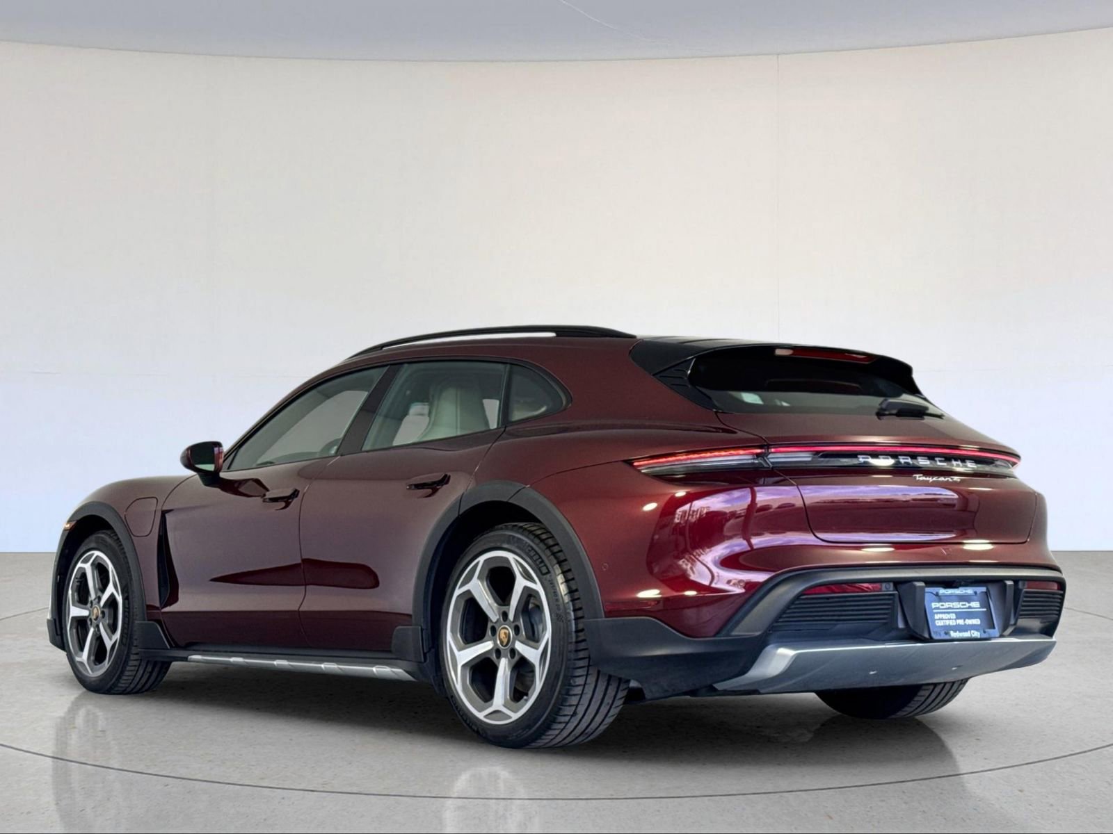 Certified 2022 Porsche Taycan 4 Cross Turismo image 3