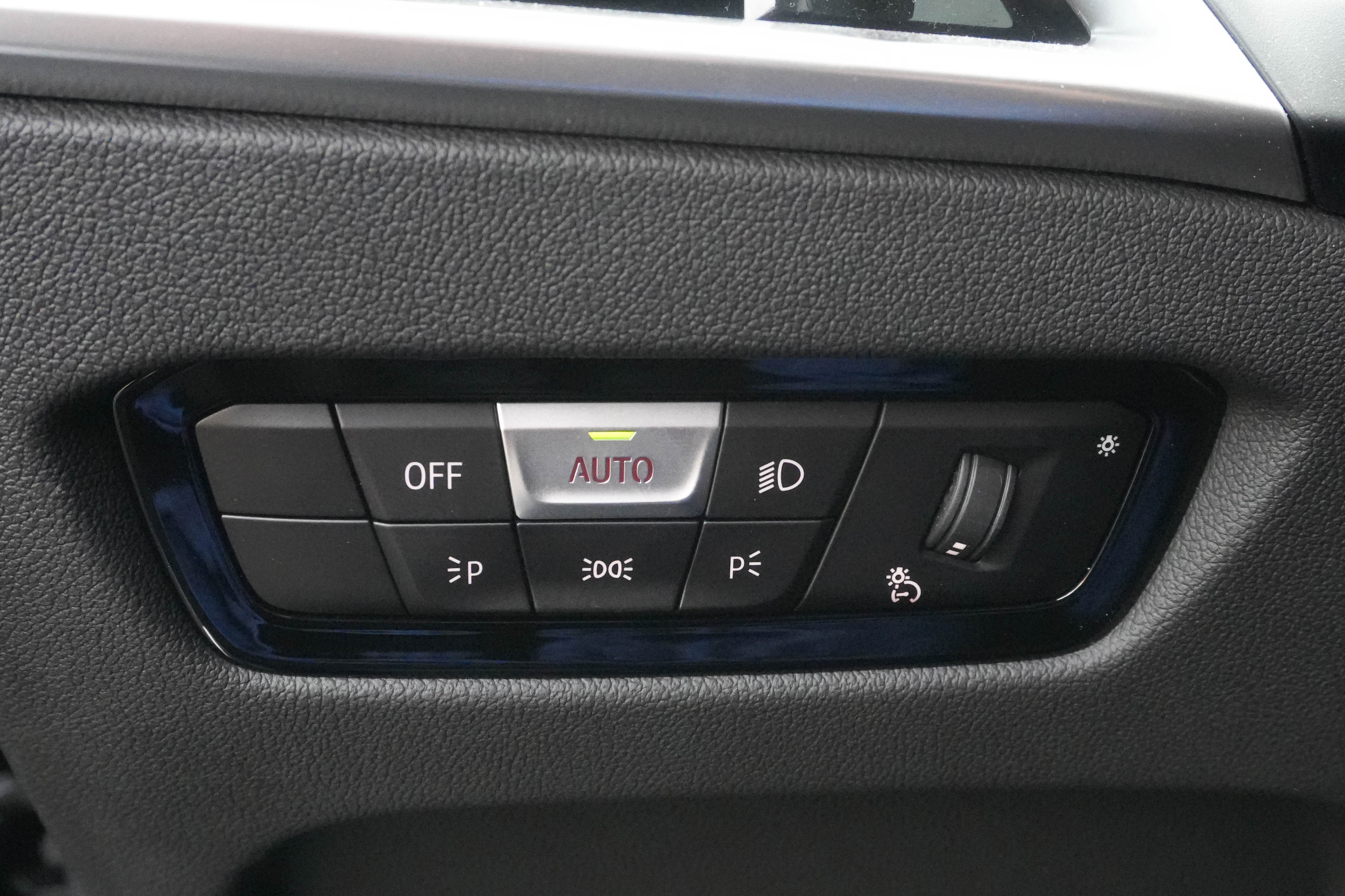 Certified 2025 BMW 330i xDrive Sedan image 17