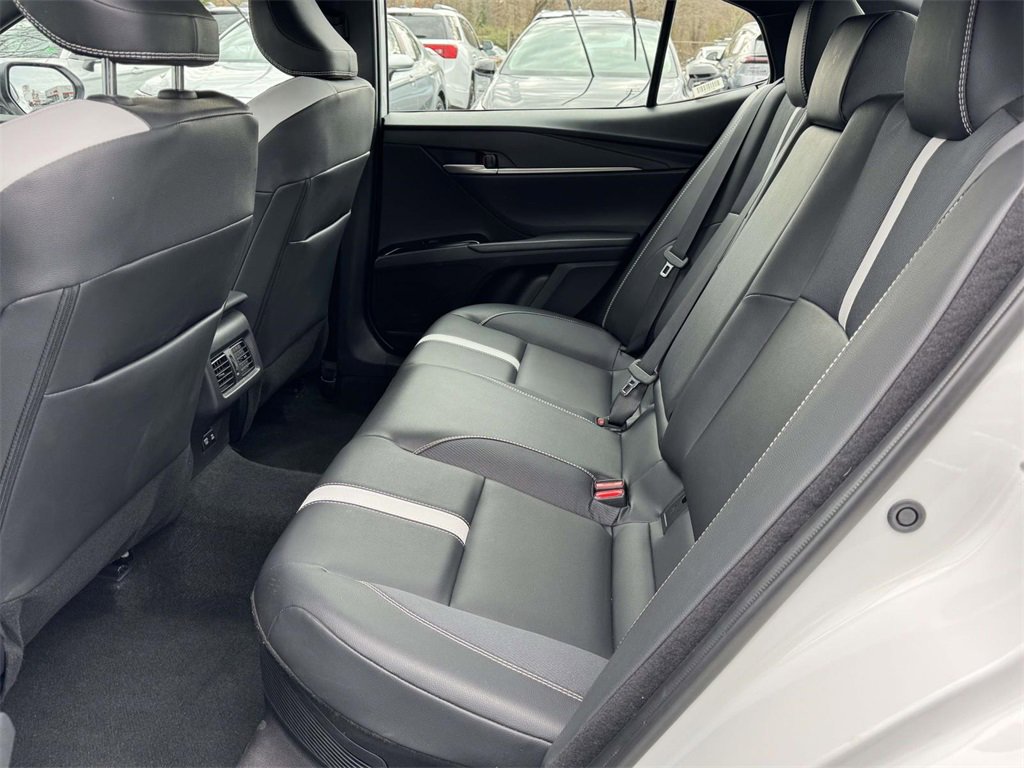 Used 2025 Toyota Camry SE image 17