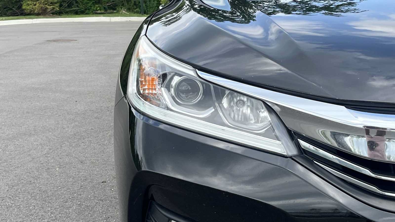 Used 2017 Honda Accord EX-L image 21