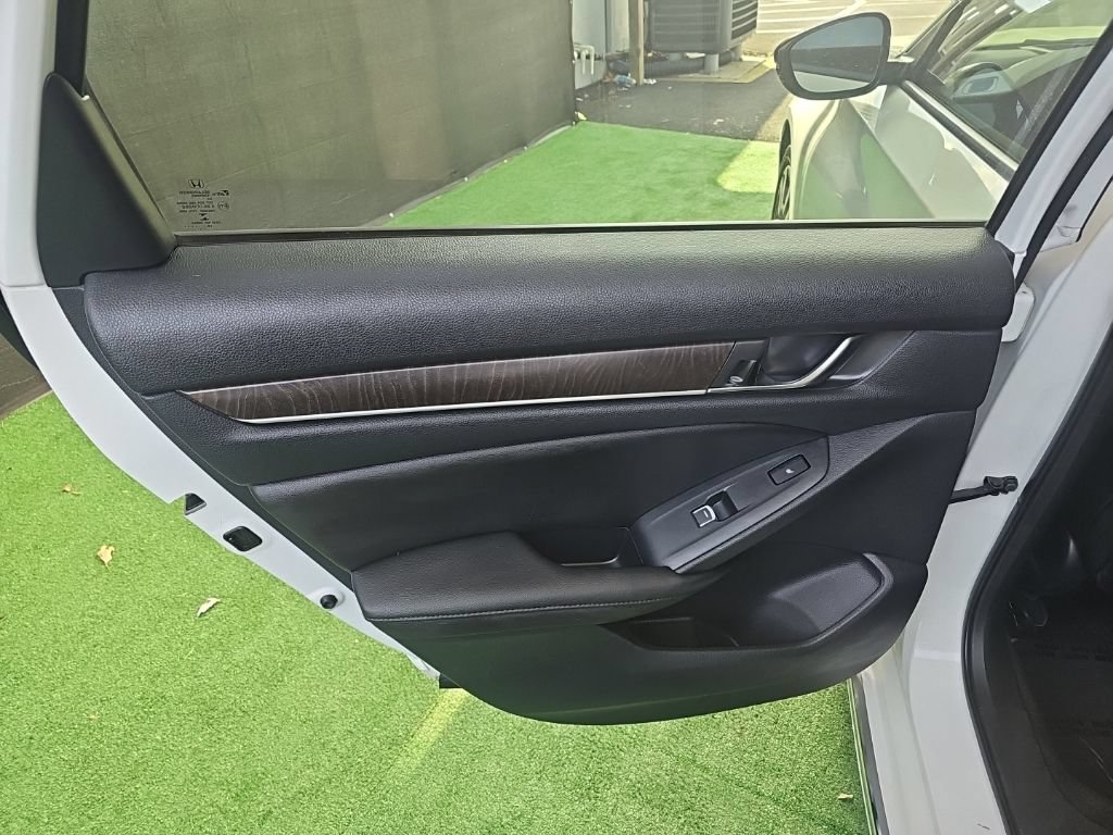 Used 2019 Honda Accord Touring image 35