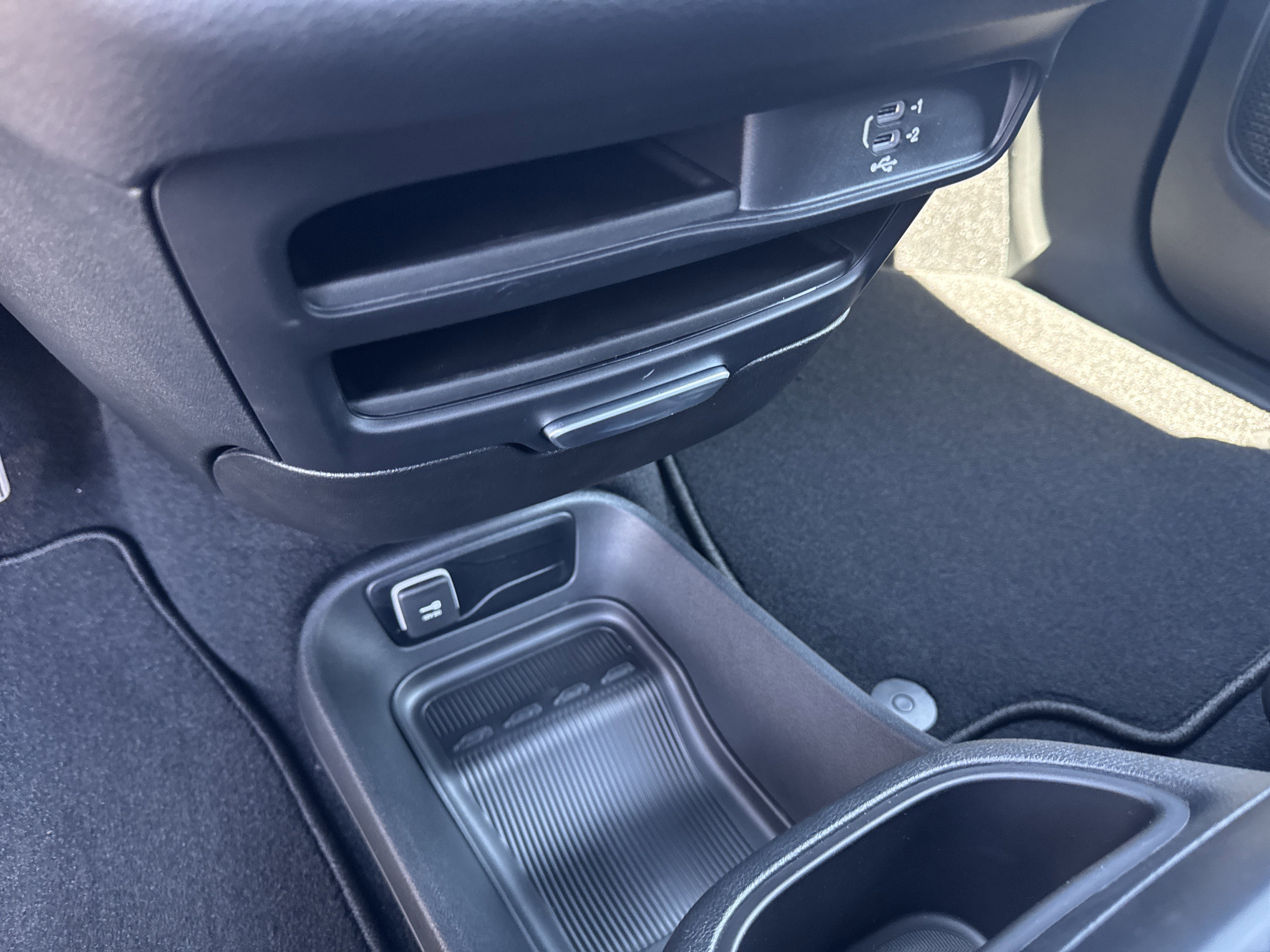 New 2026 Chrysler Voyager LX image 20