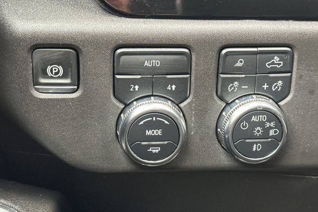 Used 2025 GMC Sierra 1500 SLT image 39