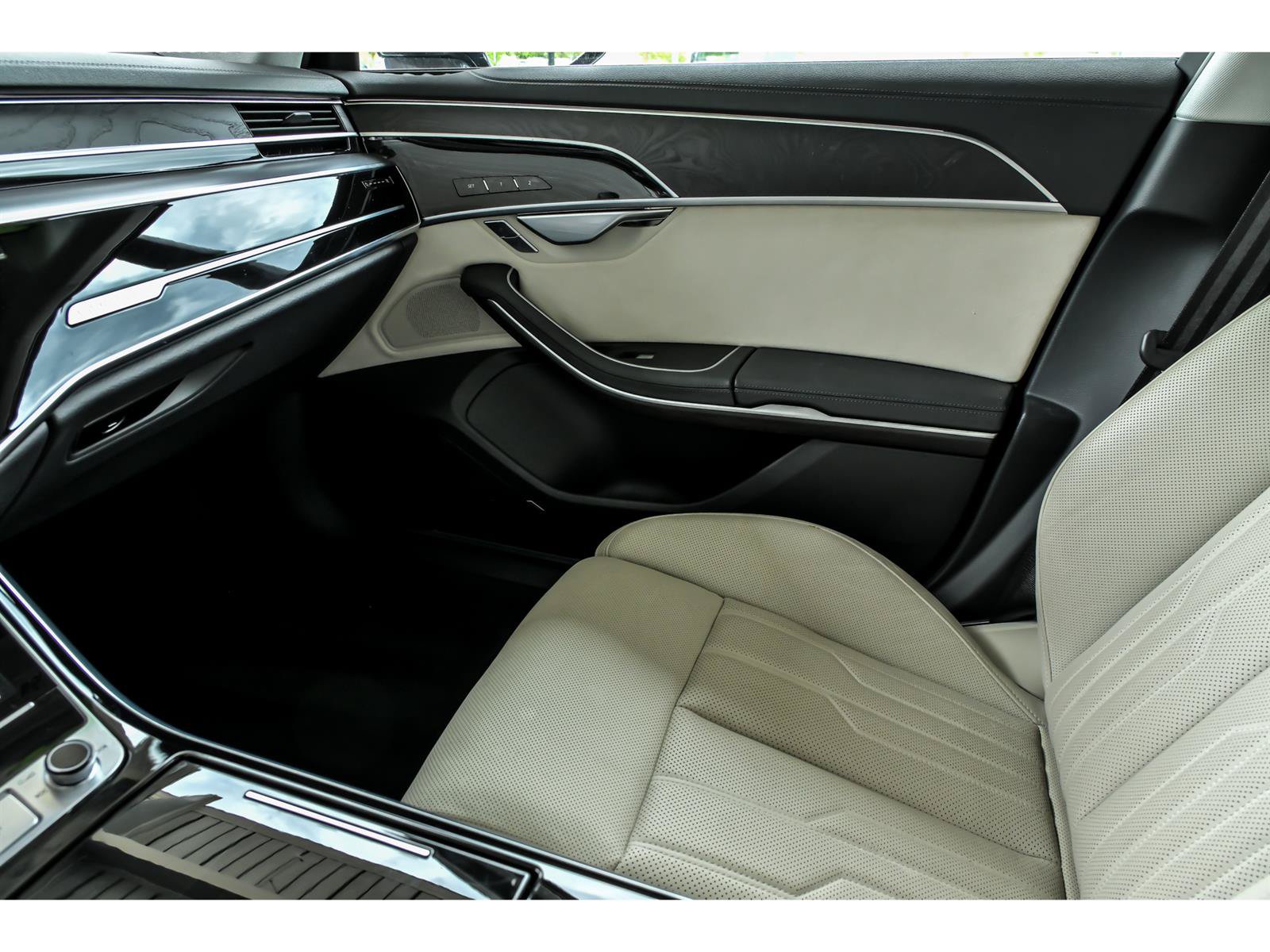 Used 2023 Audi A8 L 3.0T w/ Comfort Plus Package AWD/4WD image 23