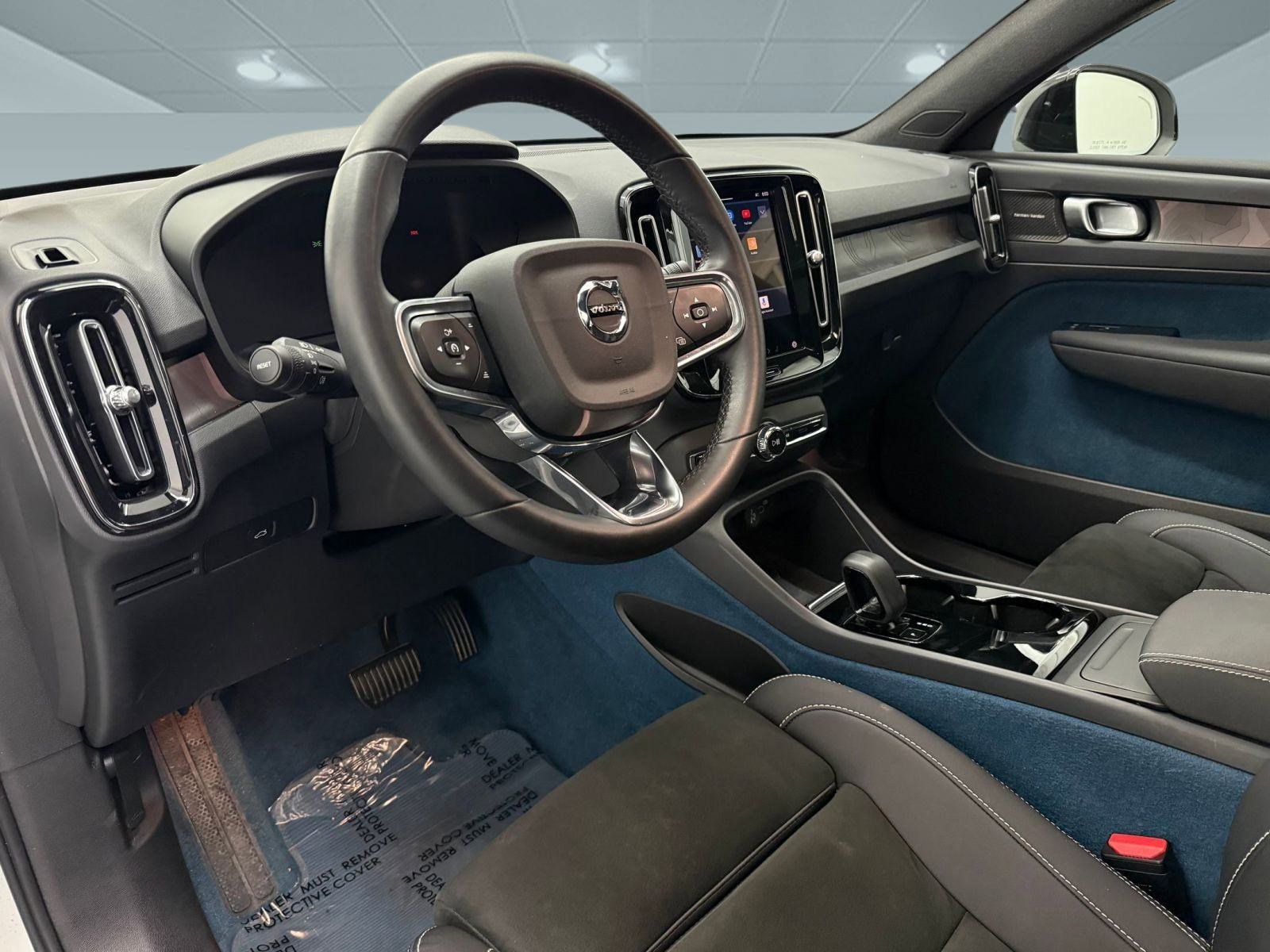 Used 2023 Volvo C40 P8 Recharge Ultimate image 4