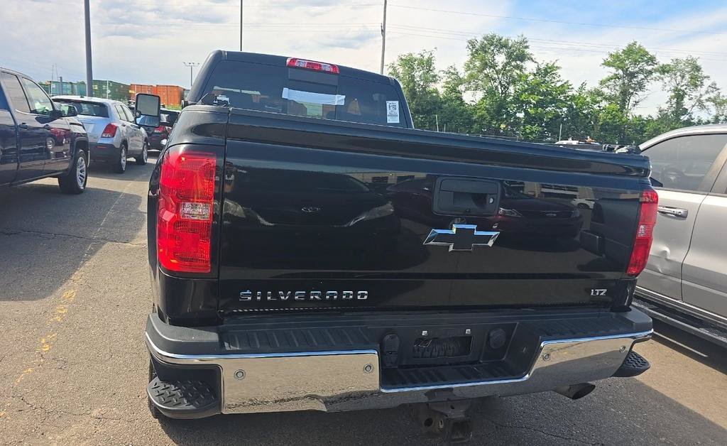 Used 2017 Chevrolet Silverado 2500 LTZ w/ Vortec Plus Package AWD/4WD image 5