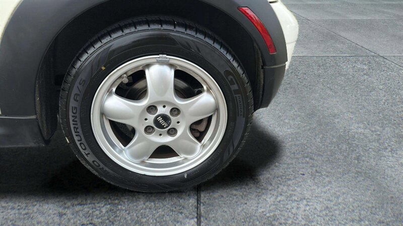 Used 2010 MINI Cooper Hardtop FWD image 34