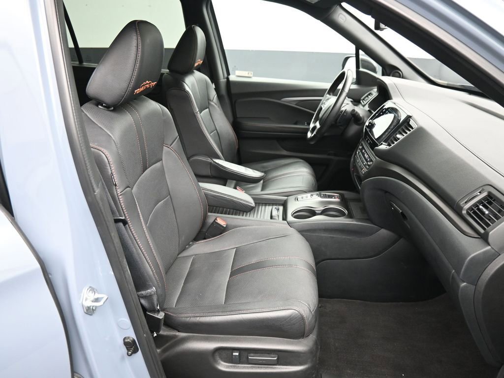Certified 2023 Honda Passport TrailSport image 25