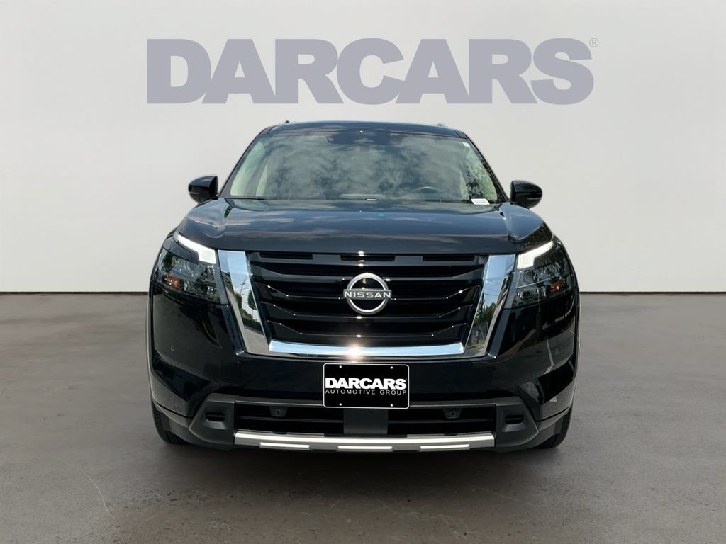 Used 2025 Nissan Pathfinder SL AWD/4WD image 2