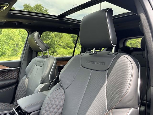 New 2026 Jeep Grand Cherokee L Summit w/ Obsidian Package AWD/4WD image 17