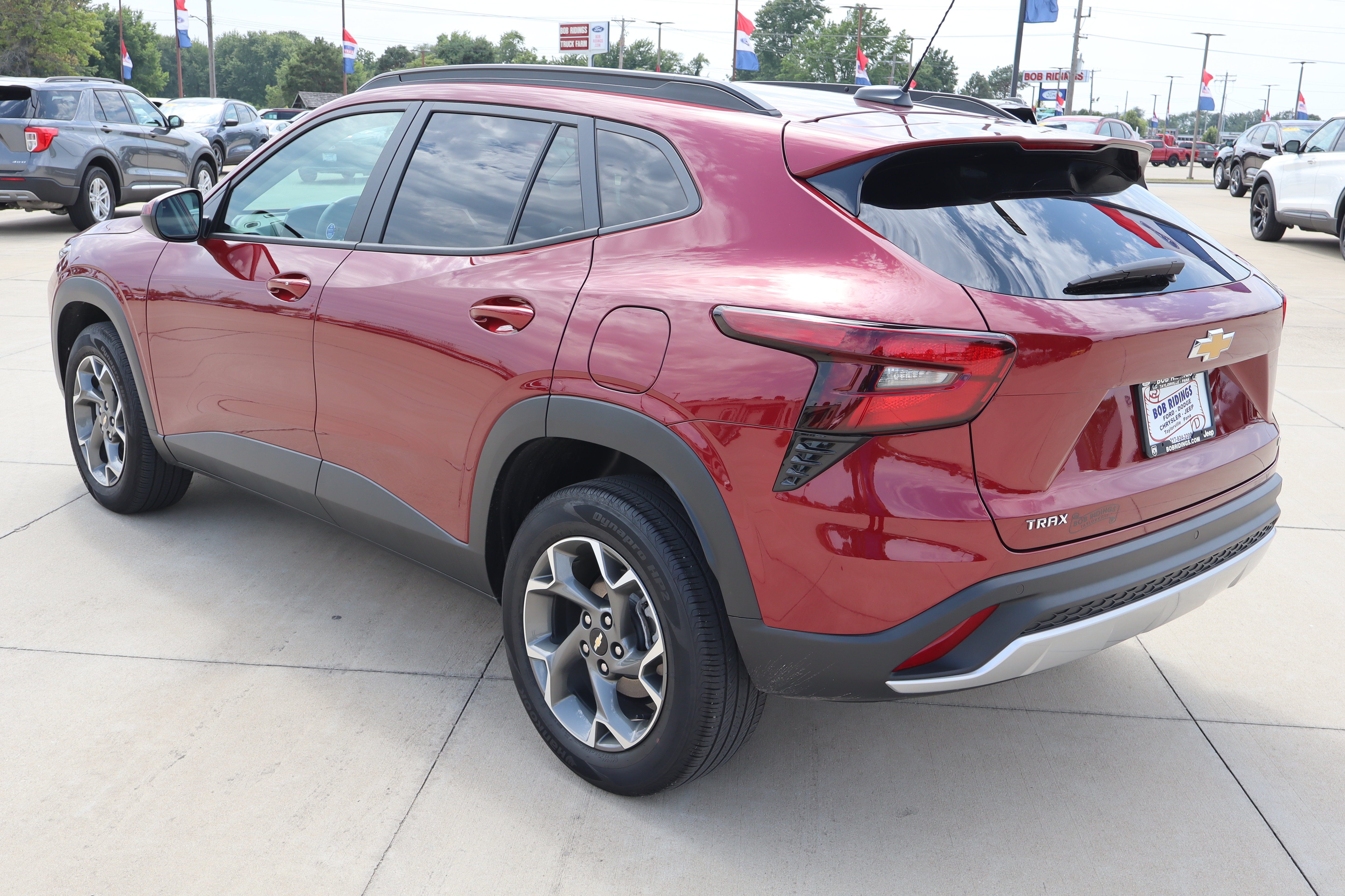 Used 2024 Chevrolet Trax LT w/ Driver Confidence Package FWD image 7