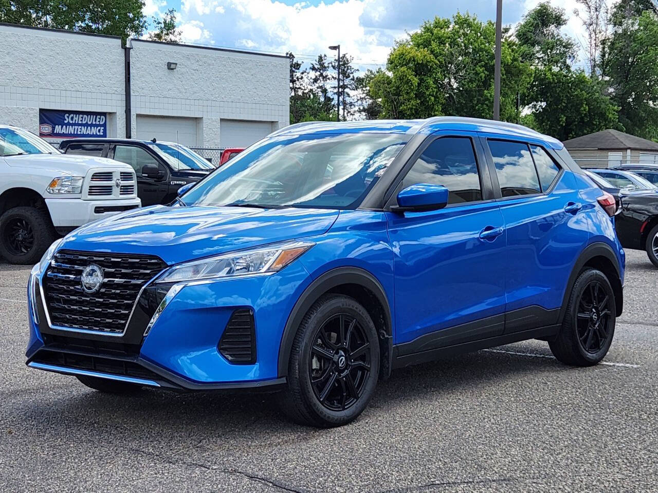 Used 2024 Nissan Kicks SV FWD image 7