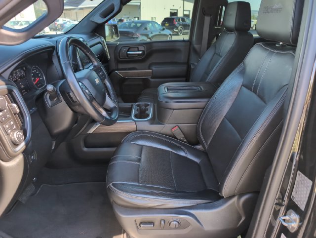Used 2019 Chevrolet Silverado 1500 High Country w/ Technology Package AWD/4WD image 16