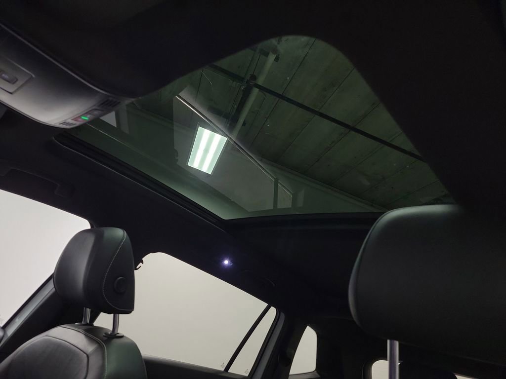 Used 2023 Volkswagen Tiguan SEL R-Line image 14