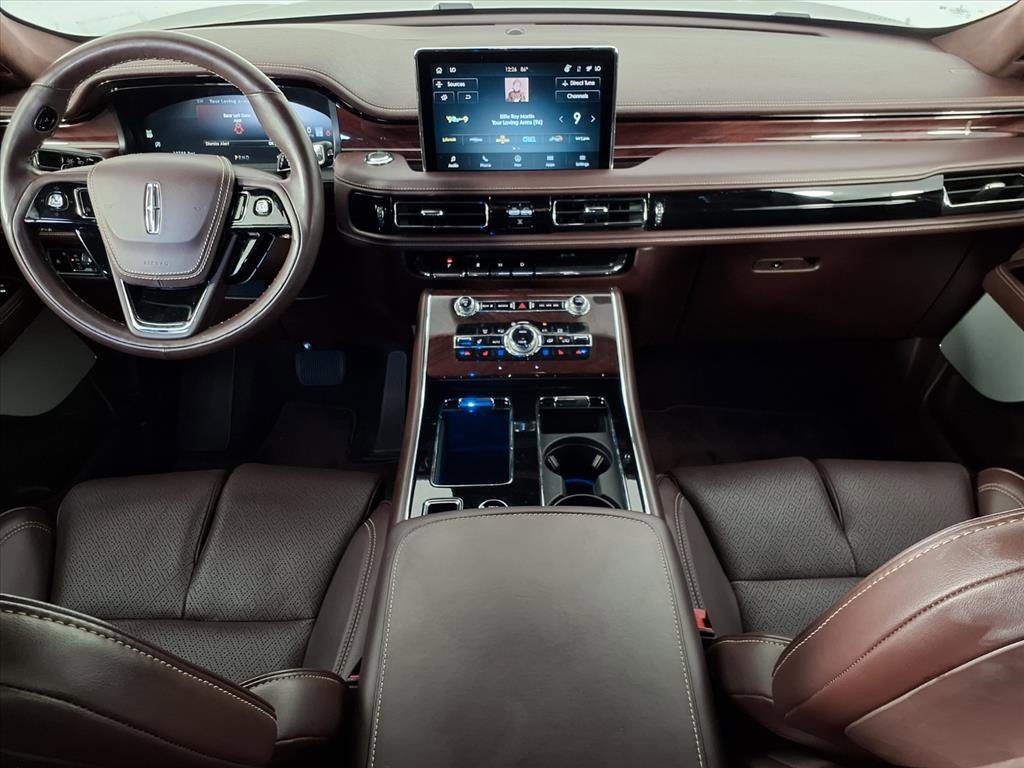 Used 2024 Lincoln Aviator Black Label w/ Class IV Trailer Tow Package image 3