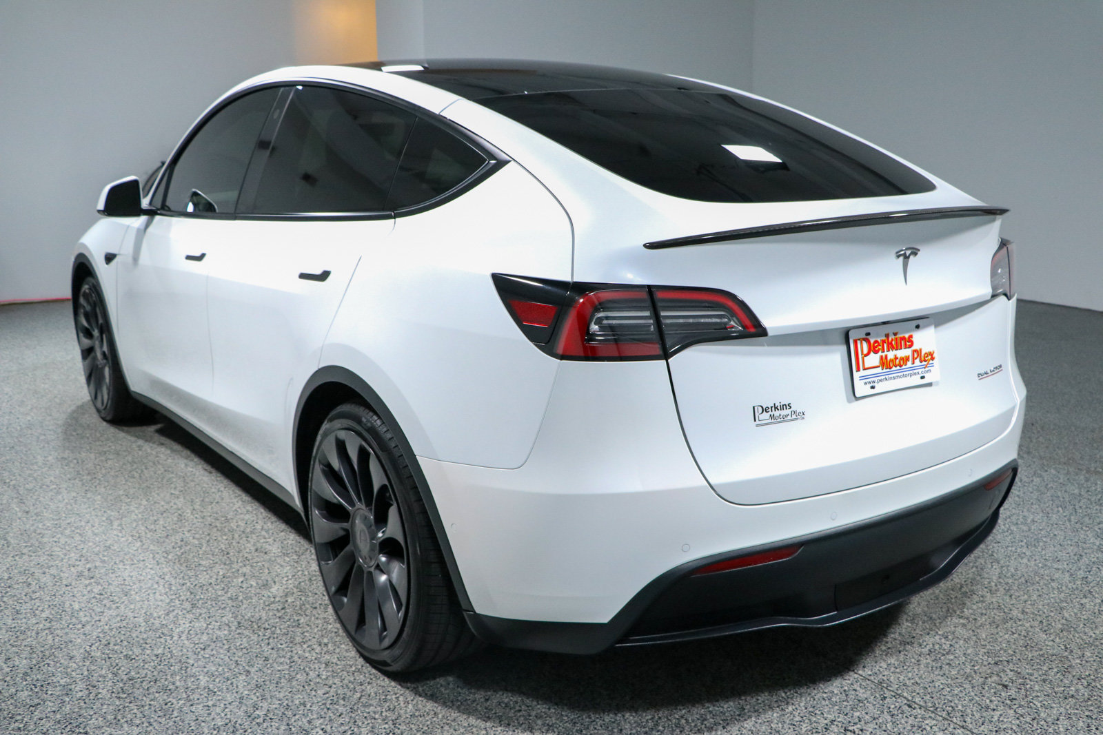 Used 2022 Tesla Model Y Performance AWD/4WD image 9