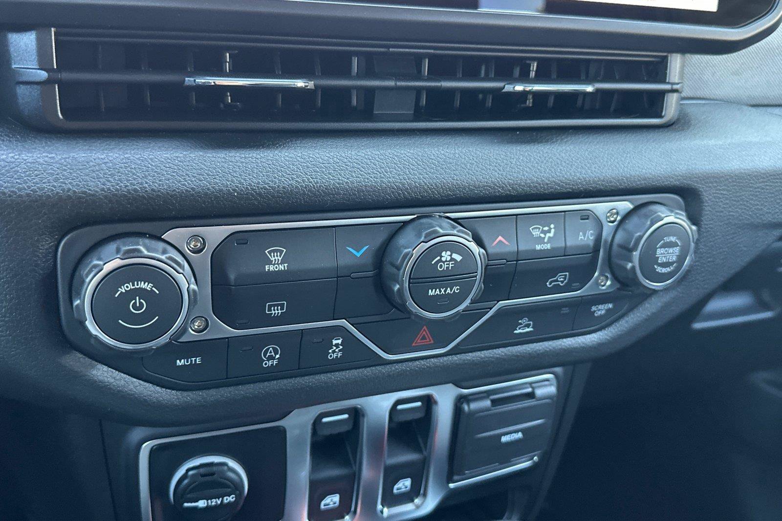 New 2026 Jeep Wrangler Sport AWD/4WD image 18