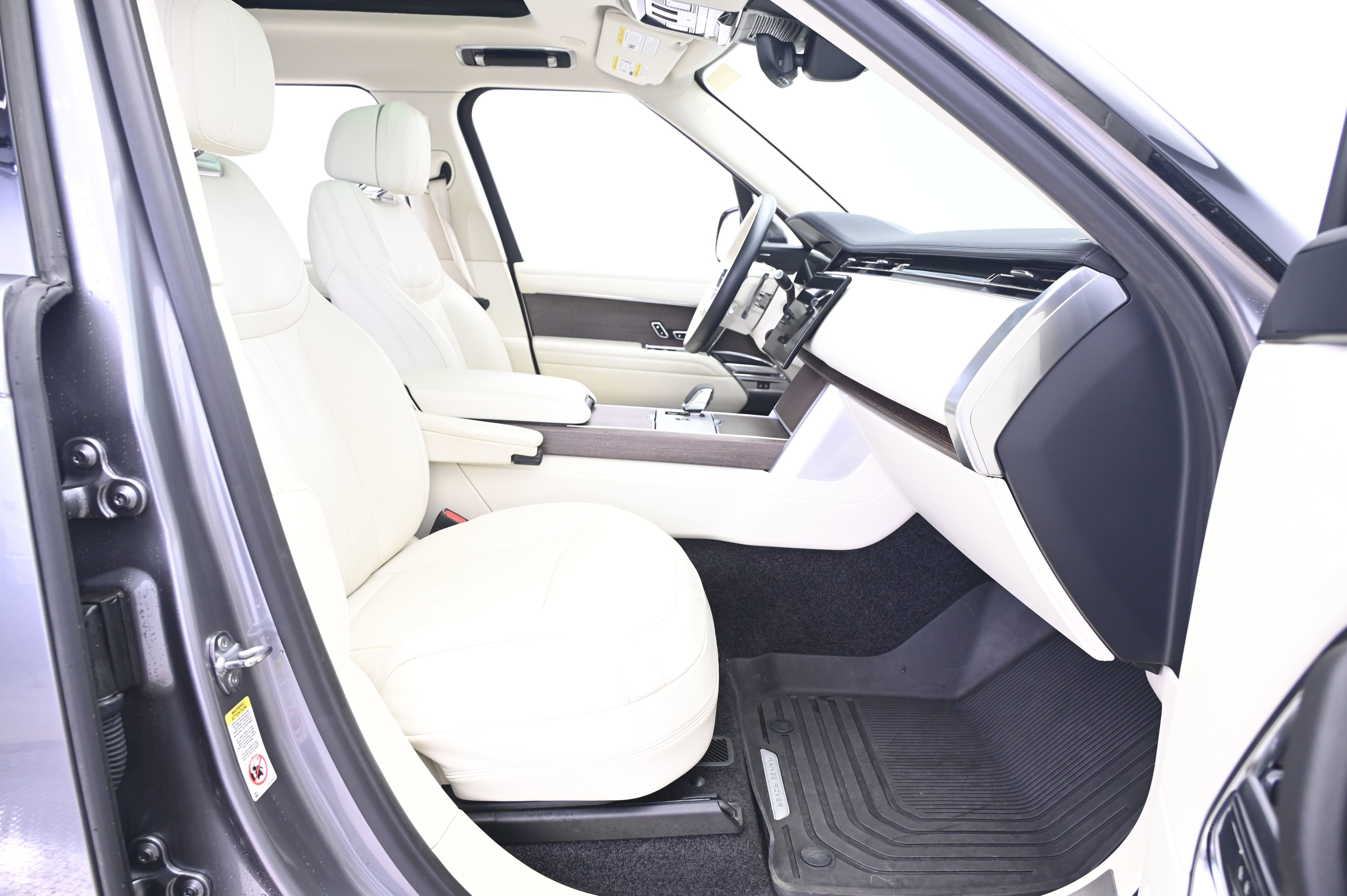 Used 2024 Land Rover Range Rover SE AWD/4WD image 23
