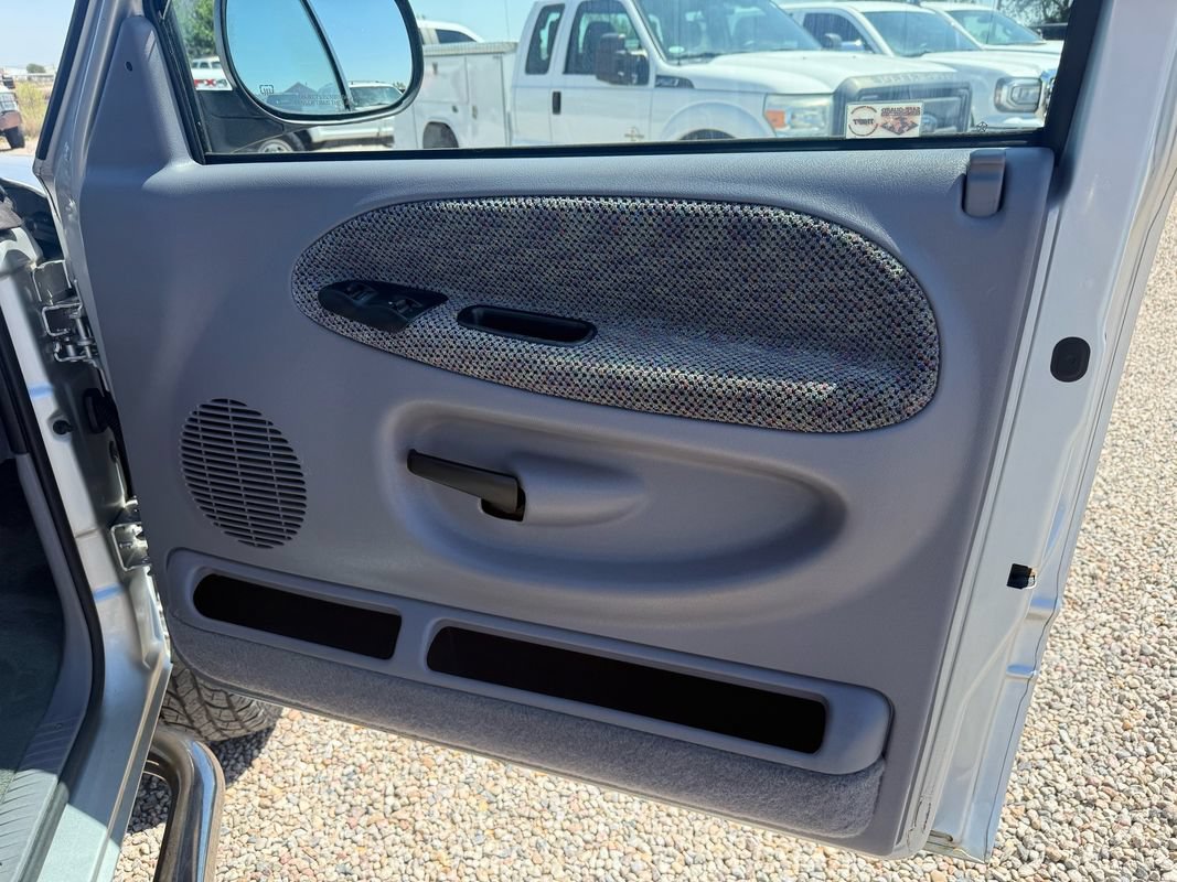 Used 2001 Dodge Ram 1500 Truck 4x4 Quad Cab image 13