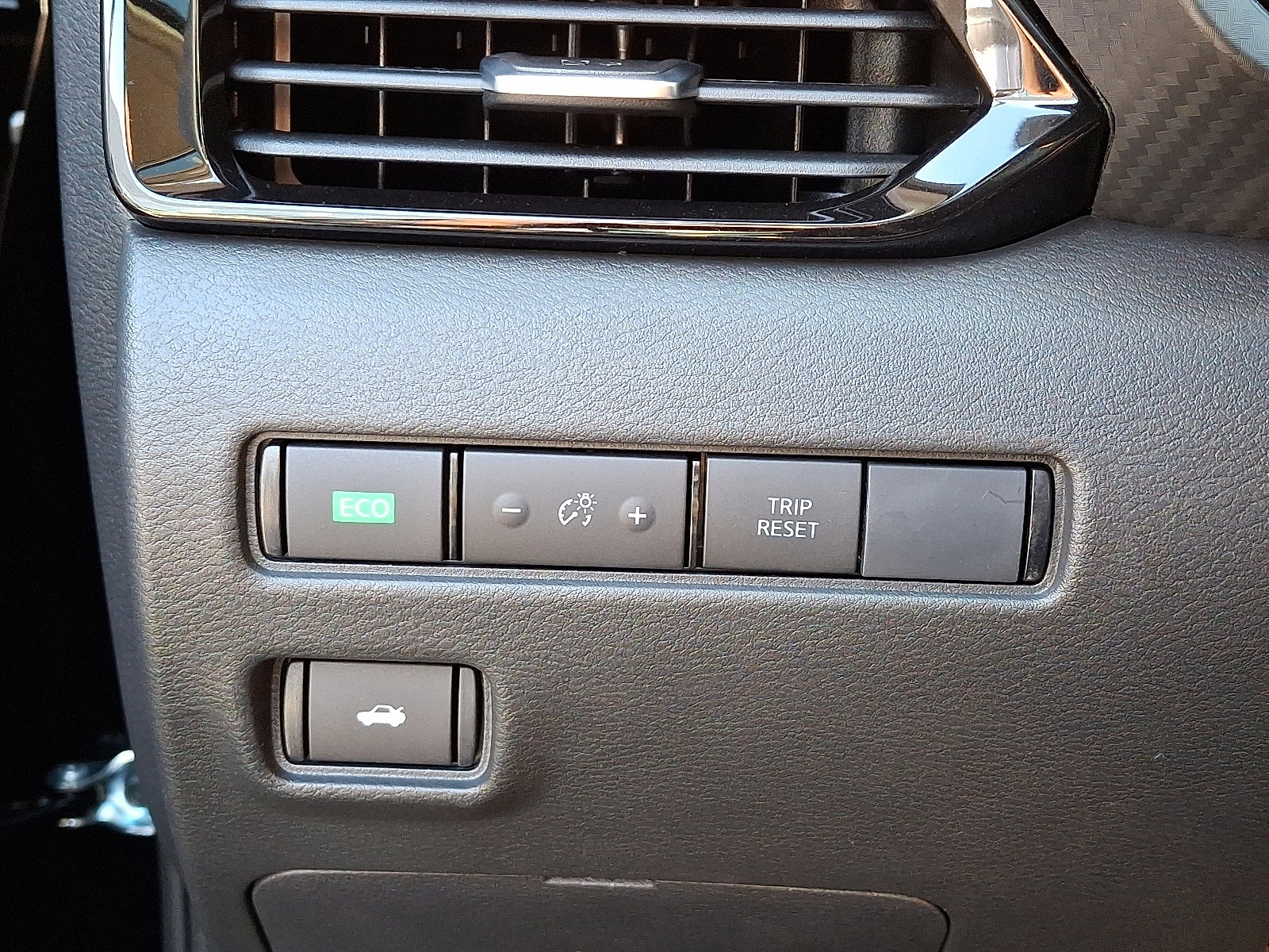 New 2025 Nissan Sentra SV w/ SV Premium Package image 16