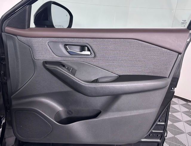 Used 2022 Nissan Rogue SV FWD image 29