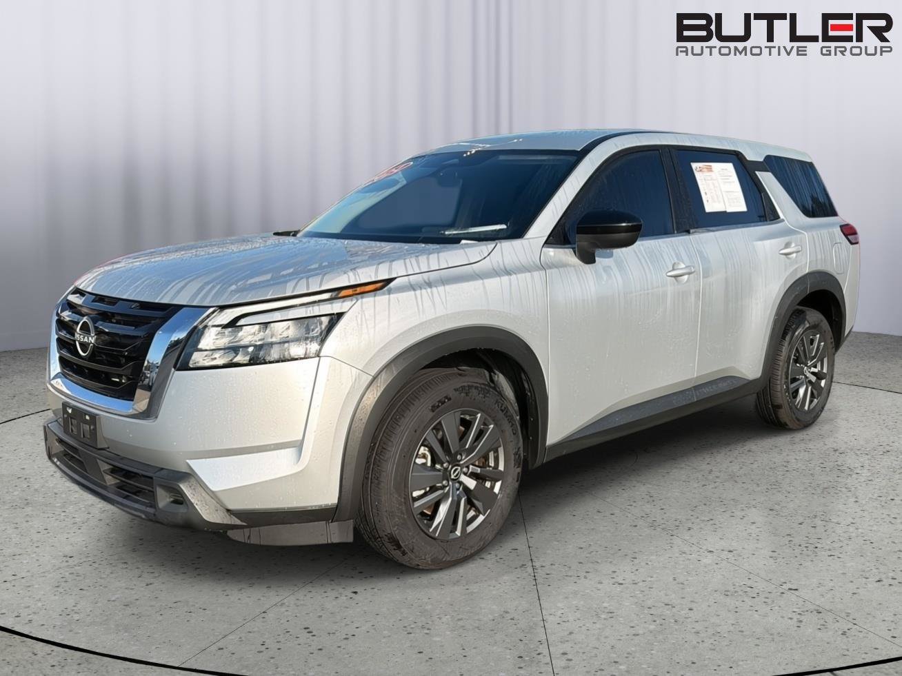 Used 2024 Nissan Pathfinder S AWD/4WD image 2
