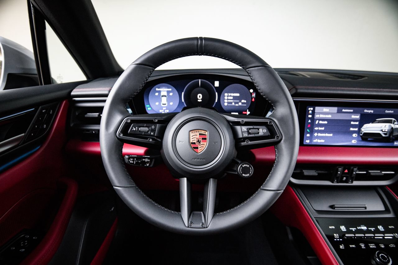 New 2026 Porsche Macan Electric RWD image 26