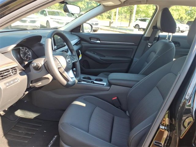 New 2025 Nissan Altima 2.5 SV image 5