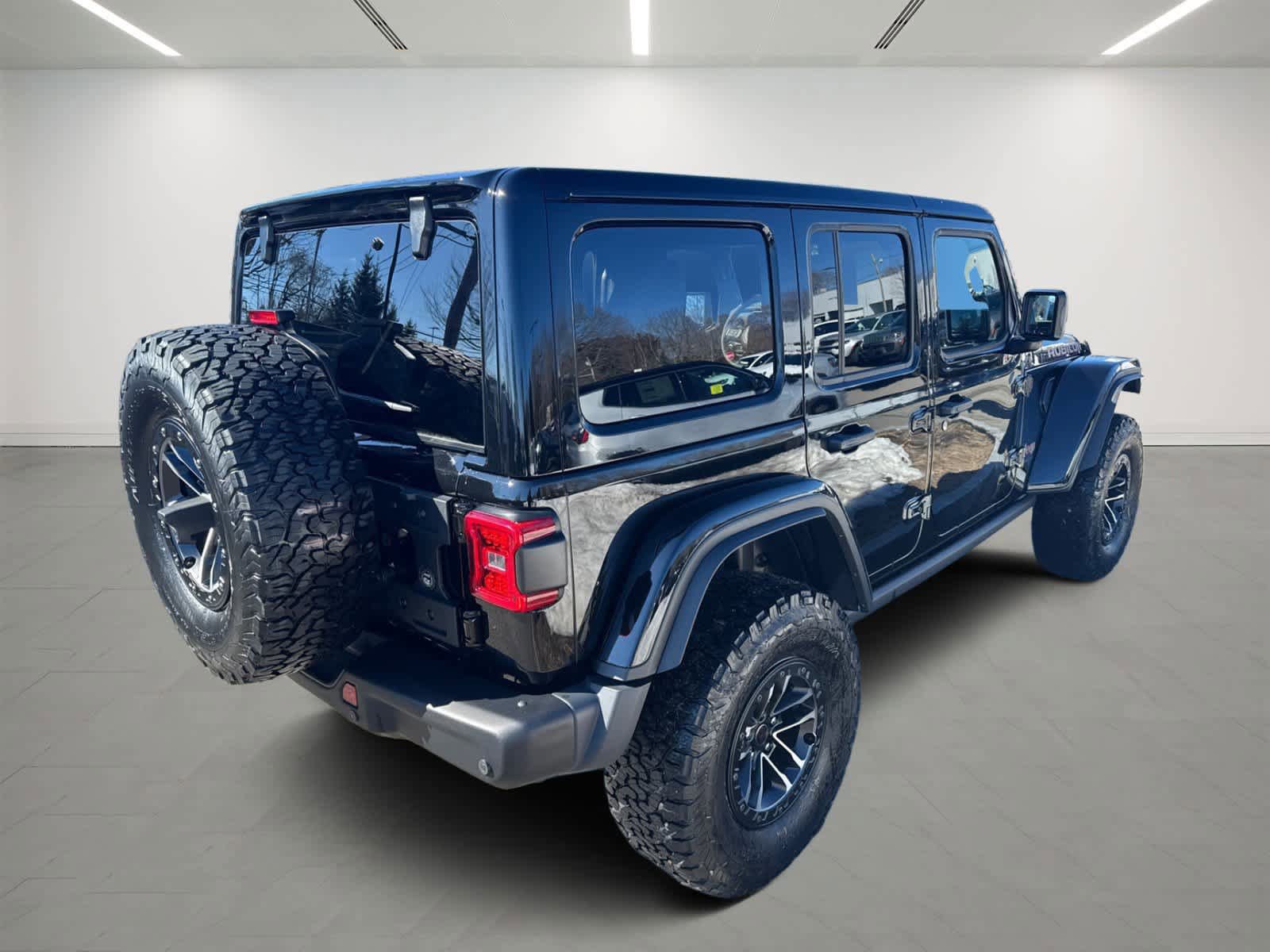 Used 2025 Jeep Wrangler Unlimited Rubicon AWD/4WD image 6