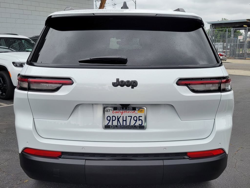 Used 2024 Jeep Grand Cherokee L Altitude RWD image 30