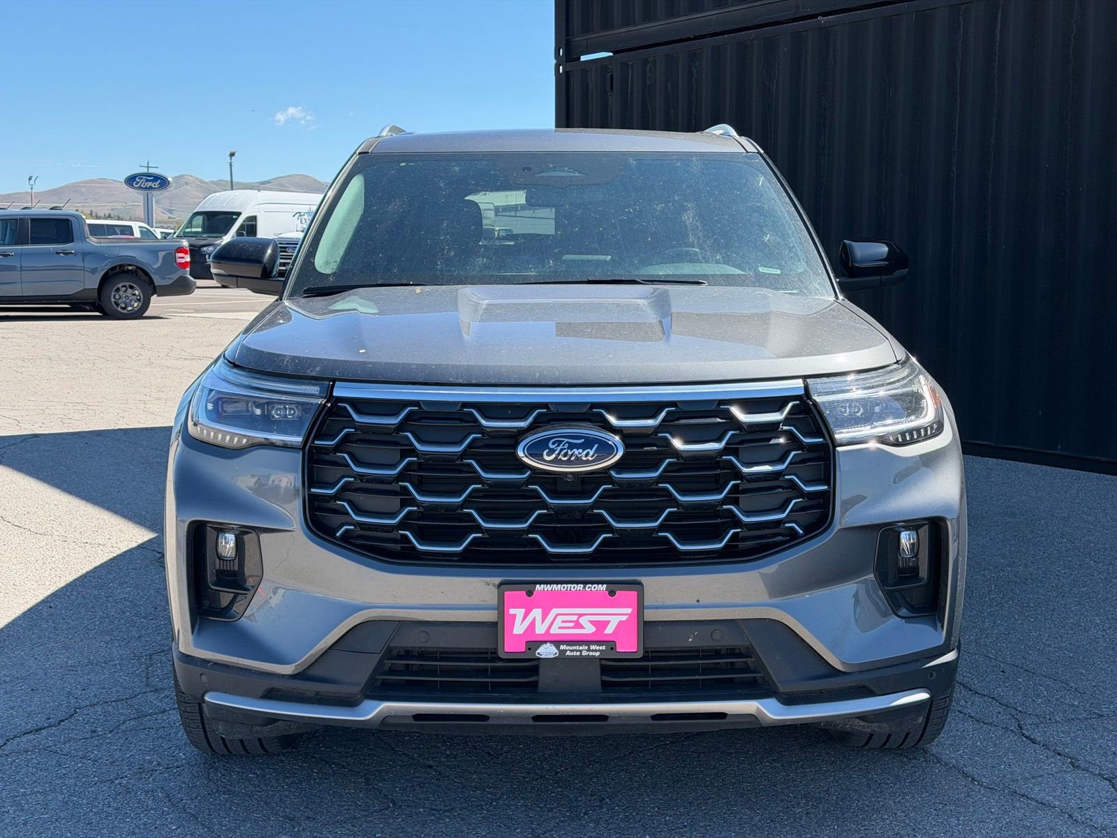 Used 2025 Ford Explorer Platinum w/ LUX Leather Package AWD/4WD image 2