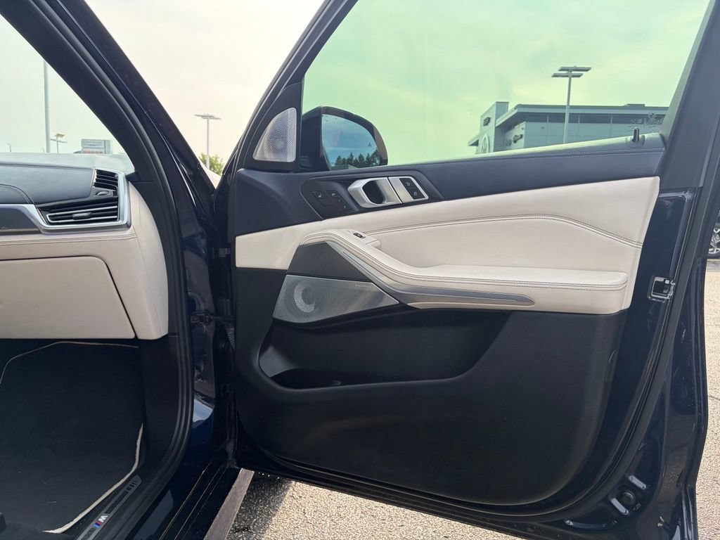 Used 2020 BMW X5 xDrive40i w/ M Sport Package AWD/4WD image 22