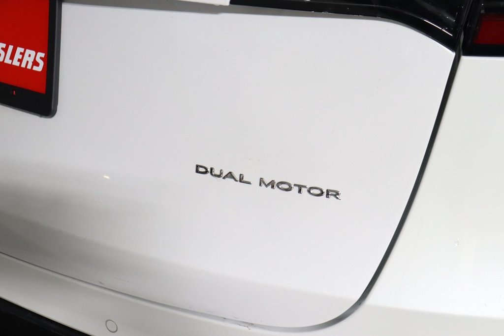 Used 2023 Tesla Model Y Long Range AWD/4WD image 10