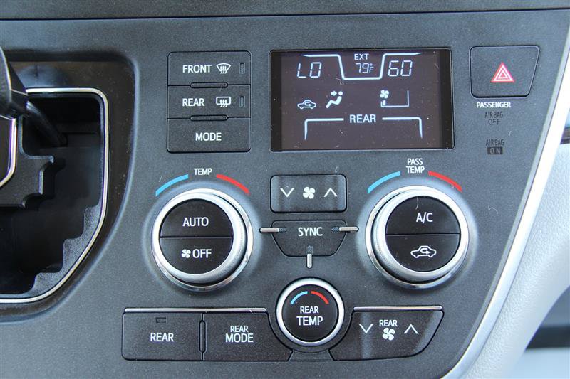 Used 2016 Toyota Sienna XLE w/ XLE Navigation Package FWD image 35