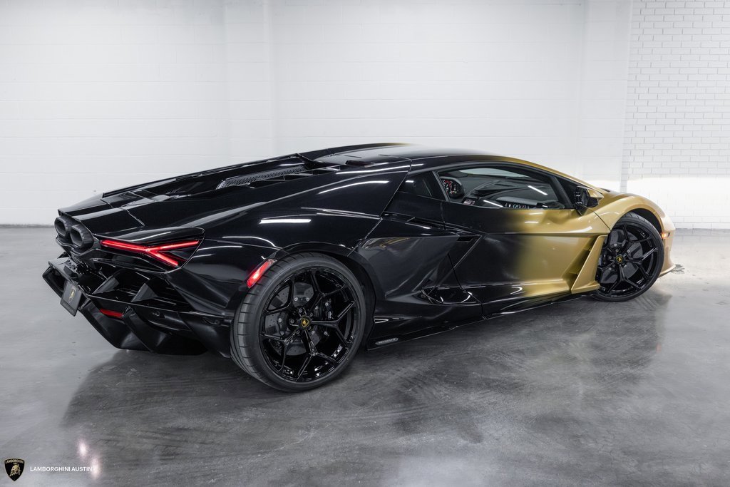 Used 2025 Lamborghini Revuelto image 17