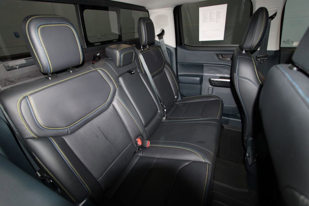 Used 2025 Ford Maverick Lobo image 26