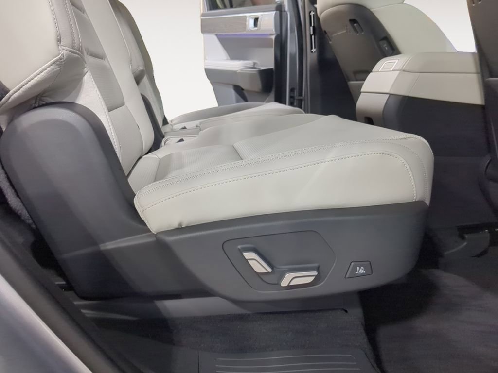 Used 2025 Hyundai Santa Fe Calligraphy image 35