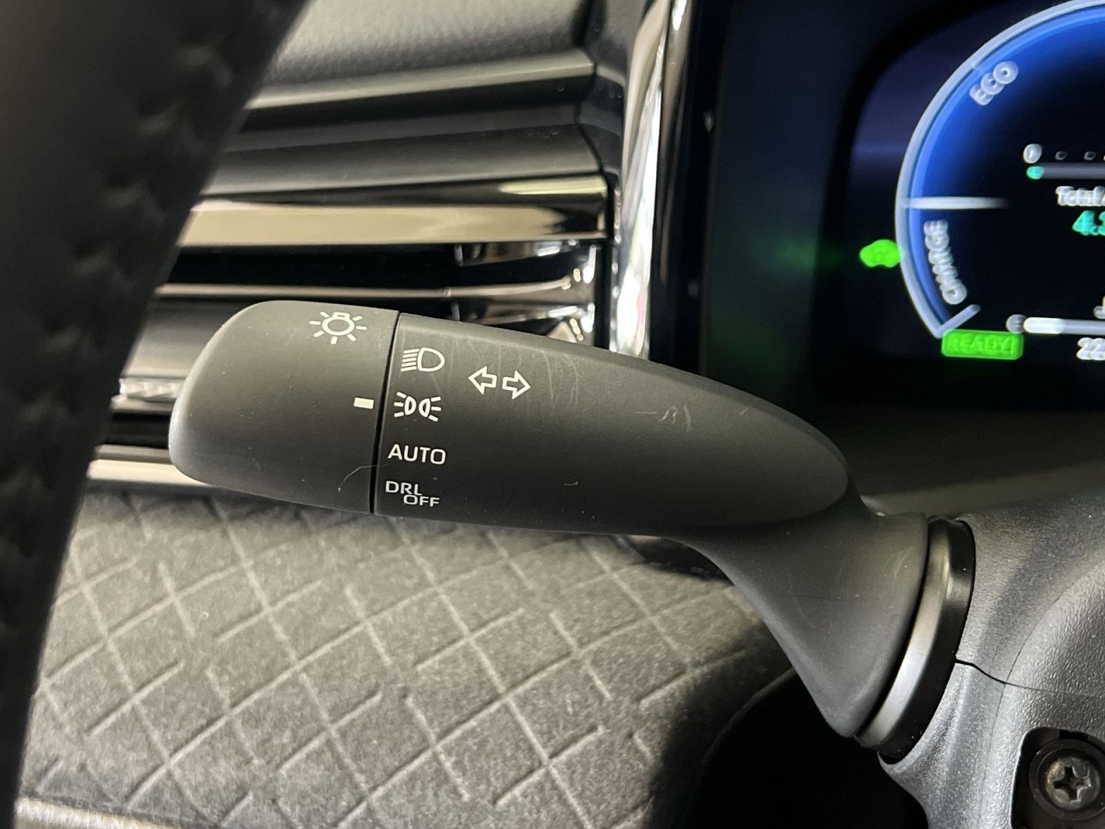 Used 2025 Toyota Camry XLE AWD/4WD image 36