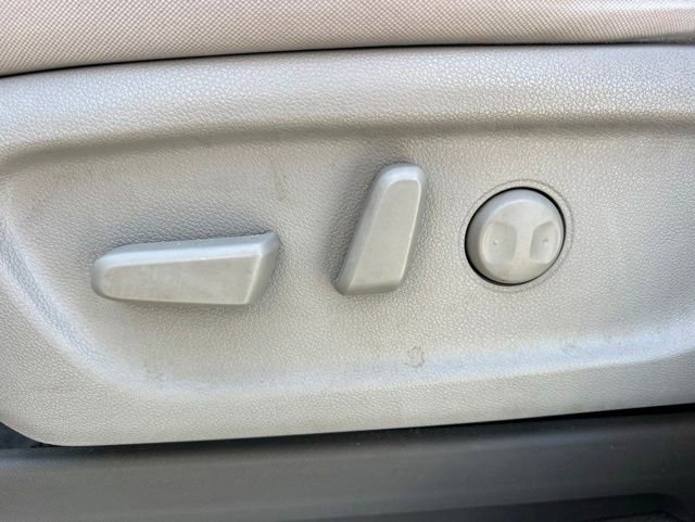 Used 2016 Kia Sedona LX w/ LX Convenience Package FWD image 25