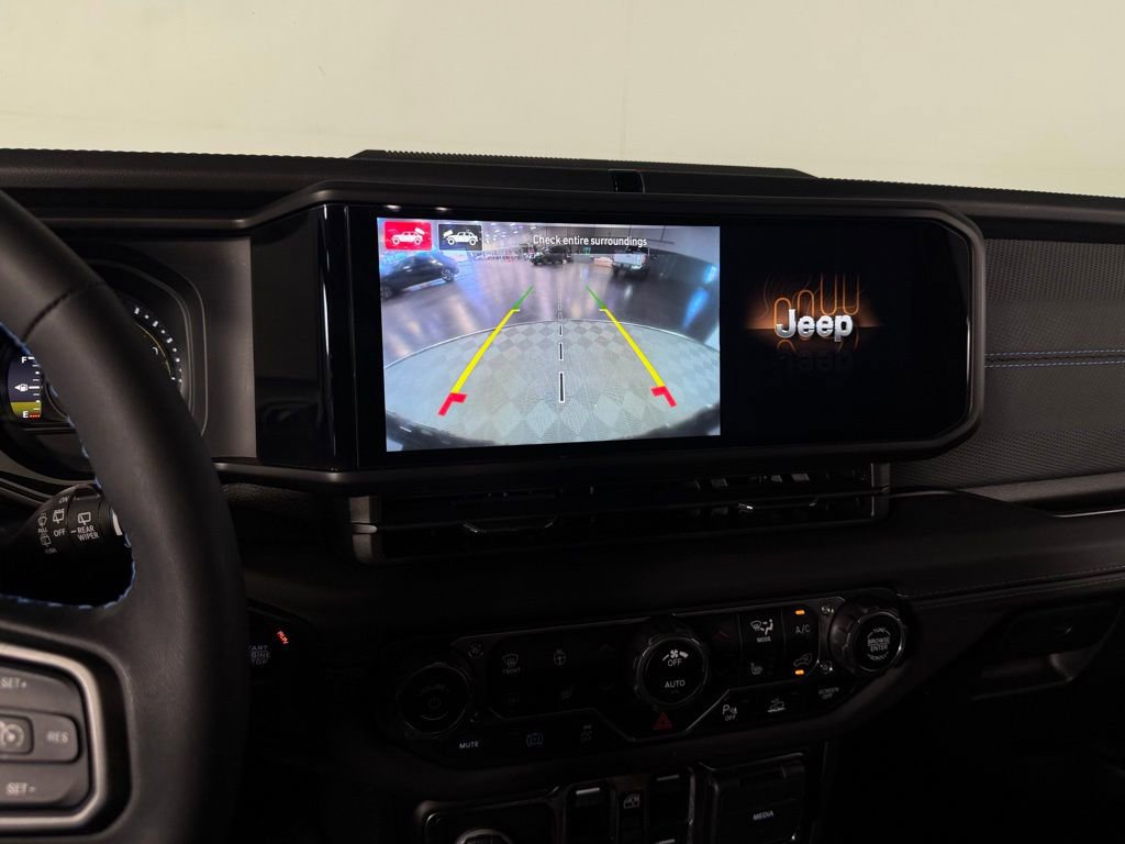 Used 2024 Jeep Wrangler Unlimited Rubicon 4xe image 18