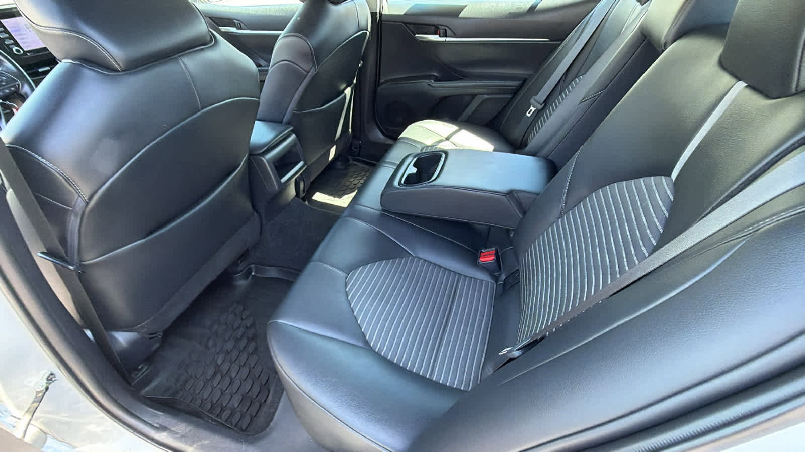 Used 2023 Toyota Camry SE FWD image 24