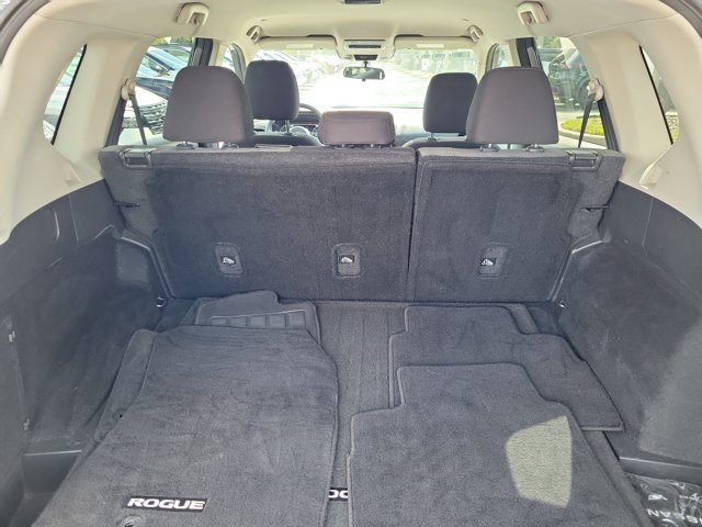 Used 2023 Nissan Rogue SV FWD image 9