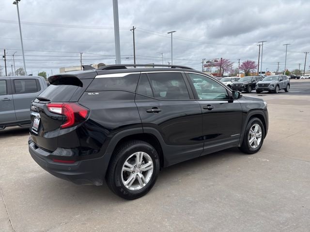 Used 2022 GMC Terrain SLE w/ Driver Convenience Package FWD image 3