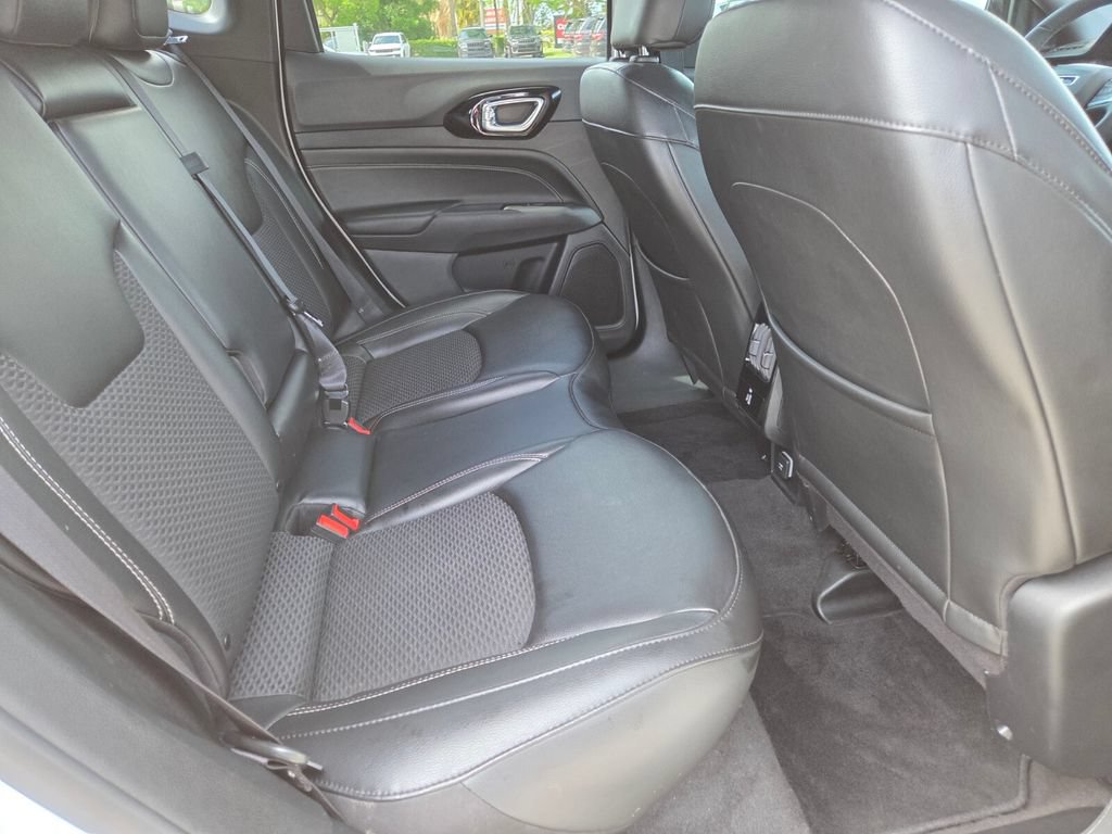 Used 2023 Jeep Compass Latitude w/ Convenience Group AWD/4WD image 18
