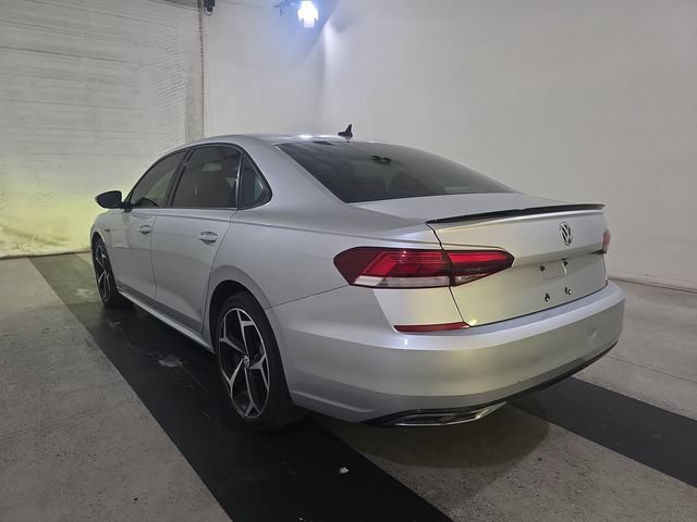 Used 2020 Volkswagen Passat 2.0T R-Line FWD image 4
