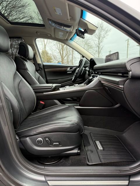 Used 2023 Genesis GV80 2.5T w/ Prestige 20" Package image 18