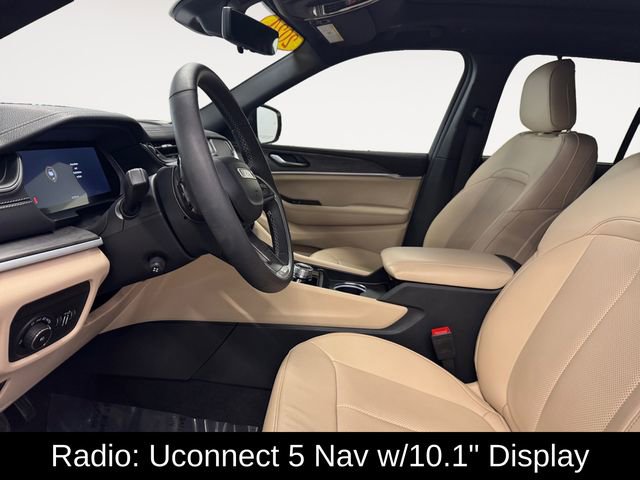 Used 2024 Jeep Grand Cherokee Limited w/ Luxury Tech Group II image 8